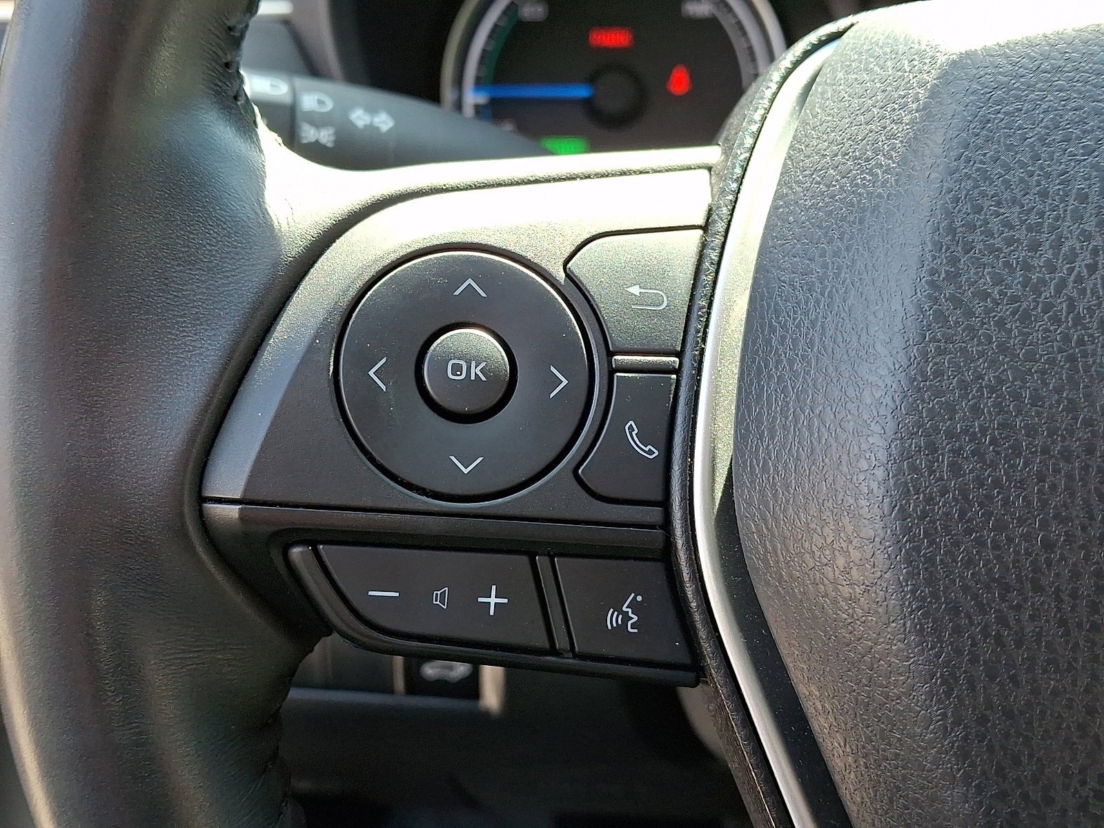 Certified 2021 Toyota Venza LE image 16