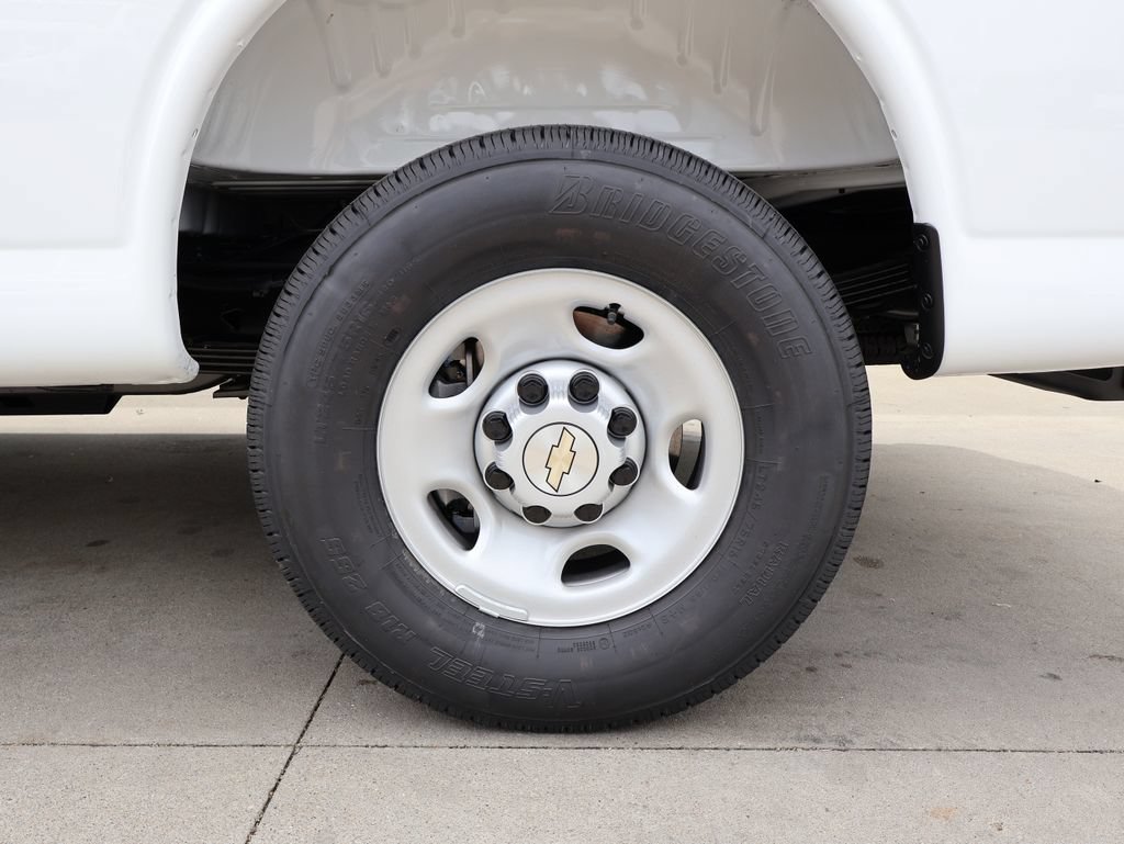 New 2026 Chevrolet Express 3500 Extended w/ Driver Convenience Package RWD image 31