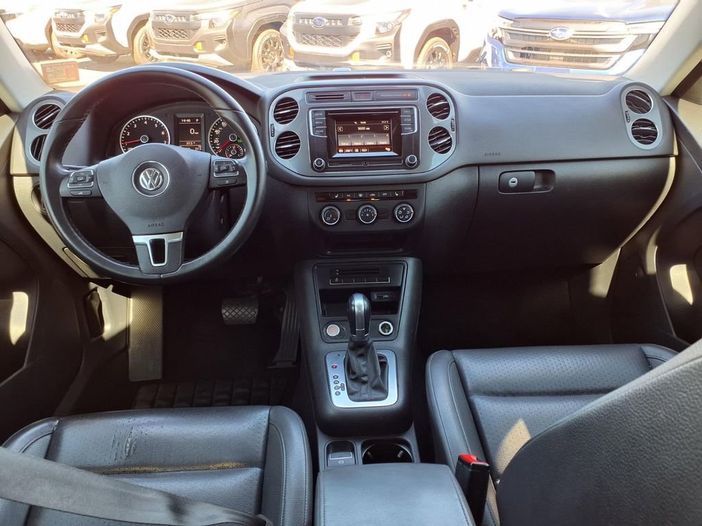 Used 2016 Volkswagen Tiguan S image 2
