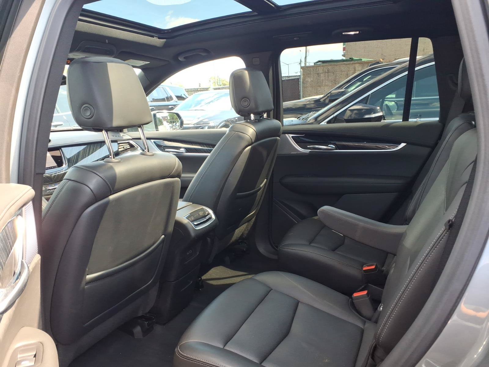 Certified 2023 Cadillac XT6 Premium Luxury AWD/4WD image 16
