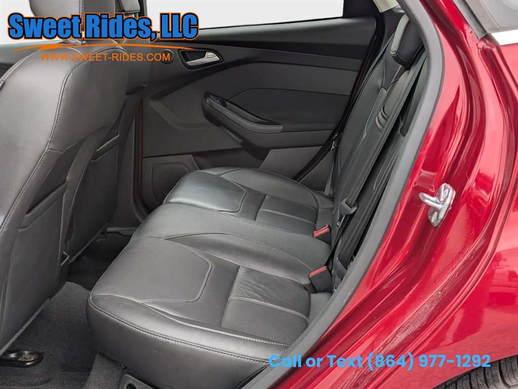 Used 2016 Ford Focus Titanium w/ Titanium Technology Package FWD image 11