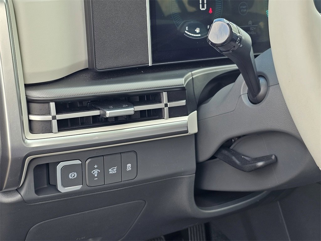 Certified 2025 Hyundai Santa Fe SEL image 19