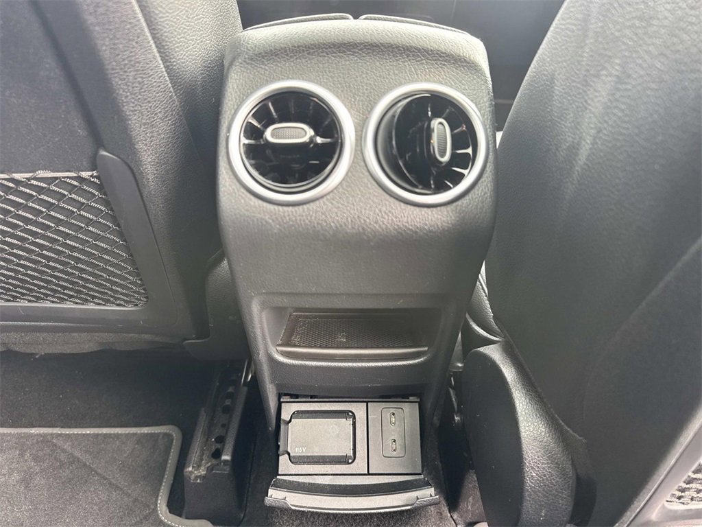 Used 2022 Mercedes-Benz GLB 250 image 18