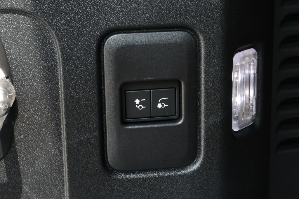 New 2026 Land Rover Defender 130 S AWD/4WD image 33