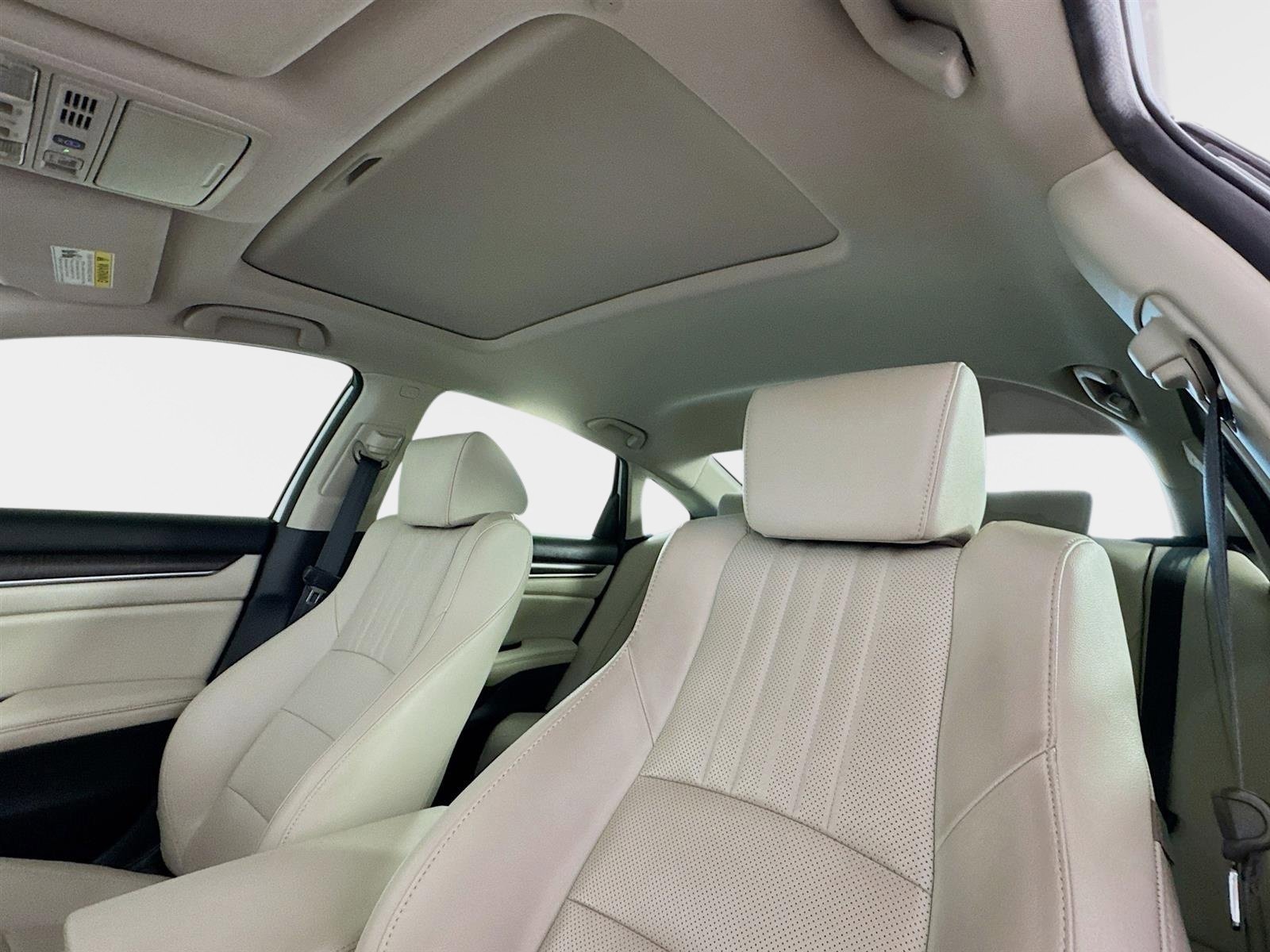 Used 2021 Honda Accord Touring image 15
