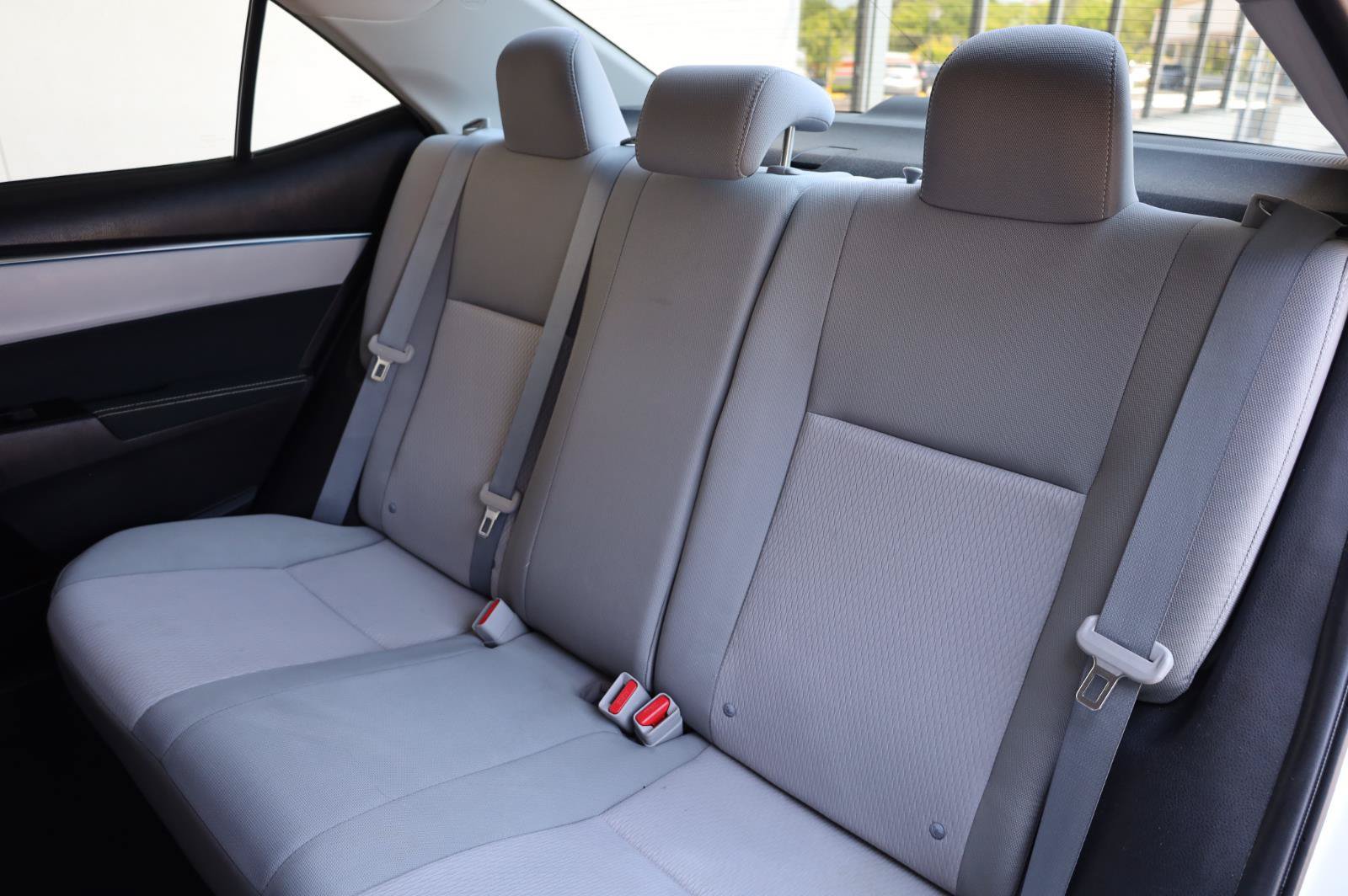 Used 2014 Toyota Corolla LE FWD image 21
