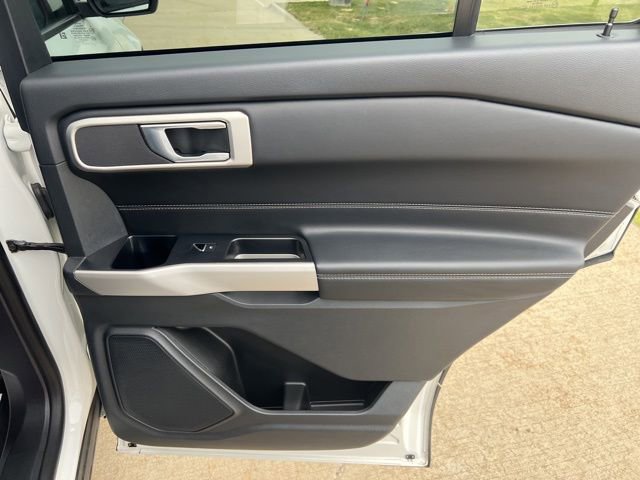 Used 2022 Ford Explorer XLT image 48