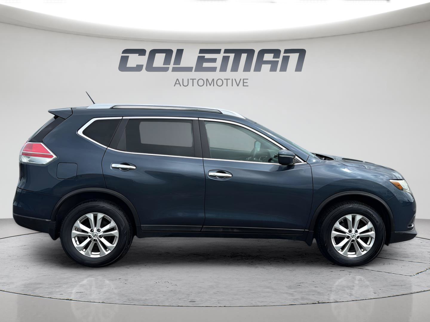 Used 2015 Nissan Rogue SV w/ SV Moonroof Package AWD/4WD image 12