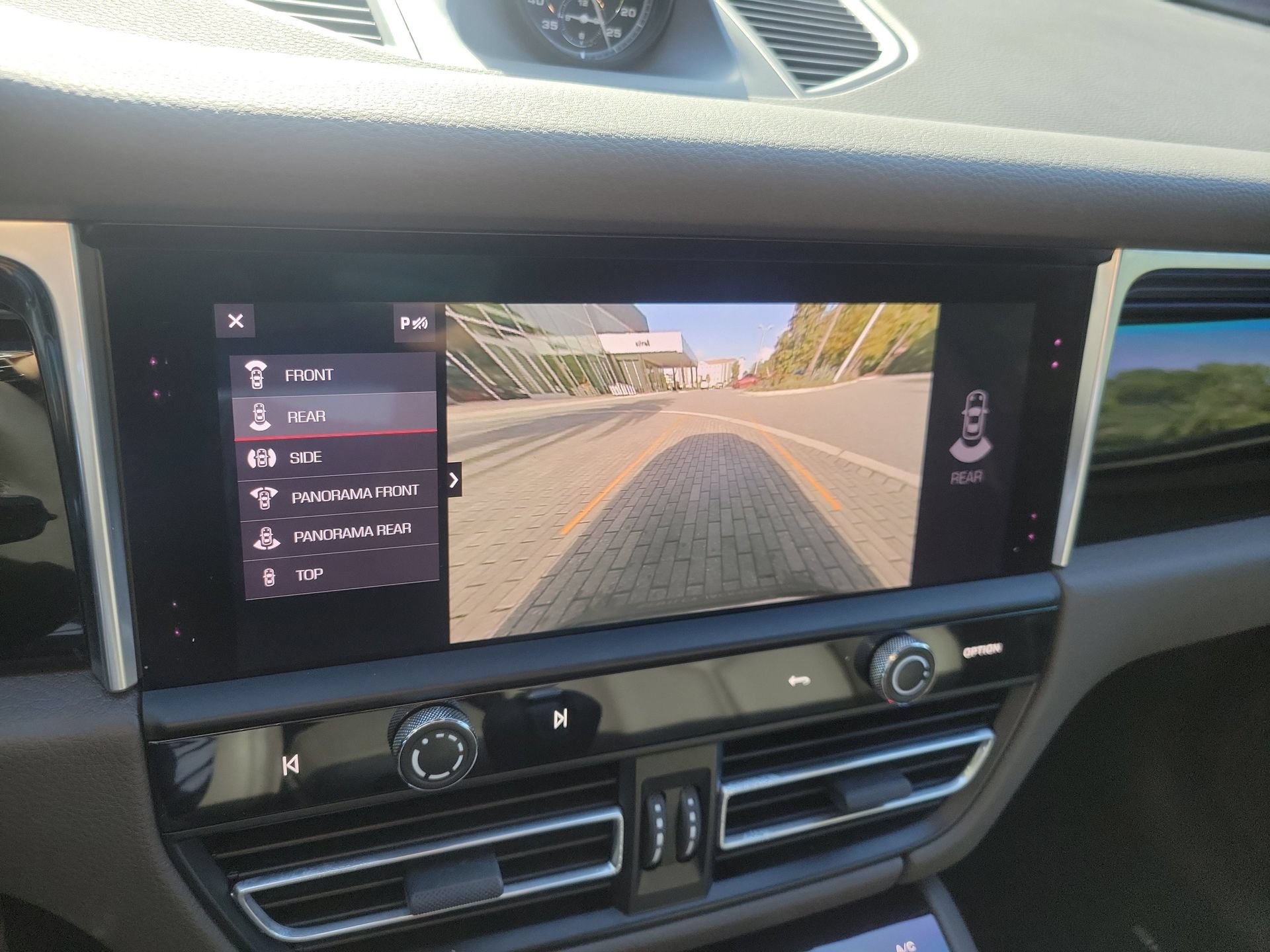Used 2023 Porsche Macan S AWD/4WD image 34