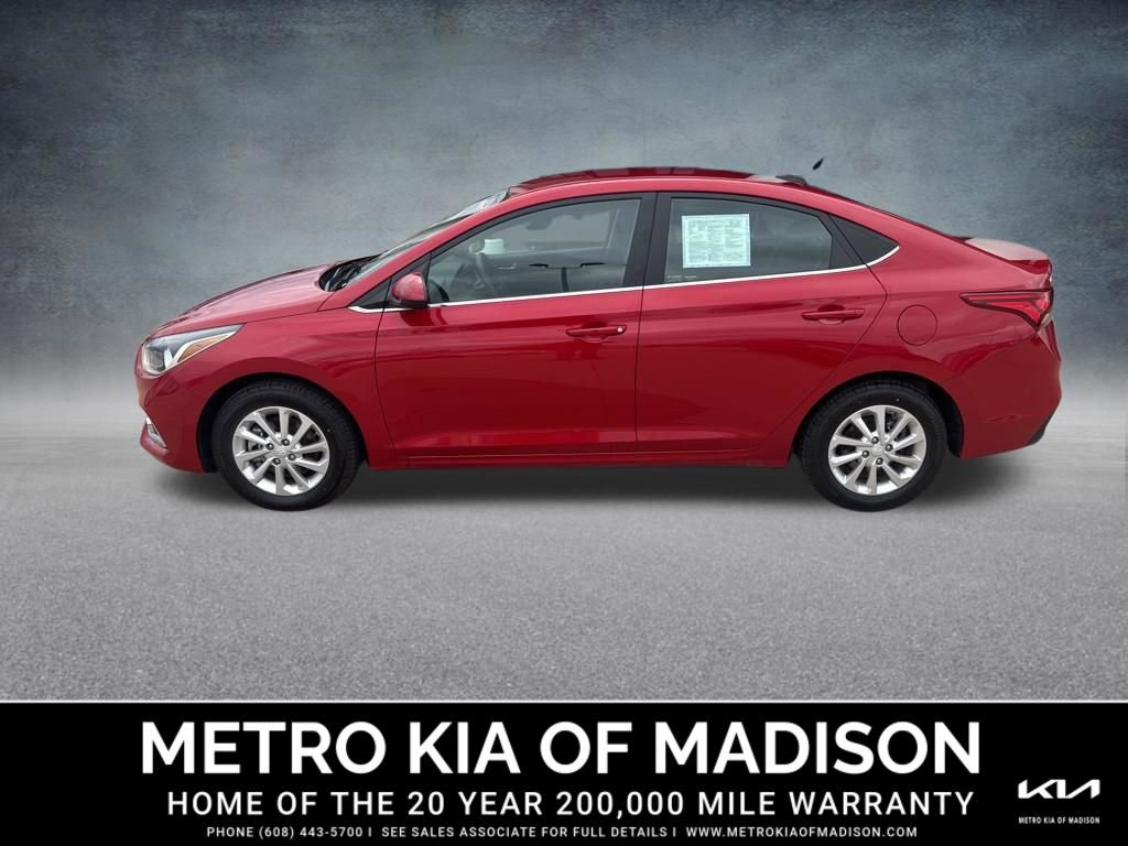 Used 2022 Hyundai Accent SEL image 3