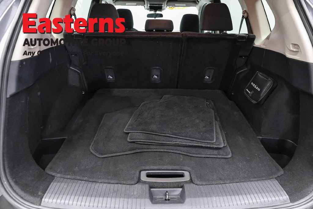 Used 2023 Nissan Rogue S AWD/4WD image 10
