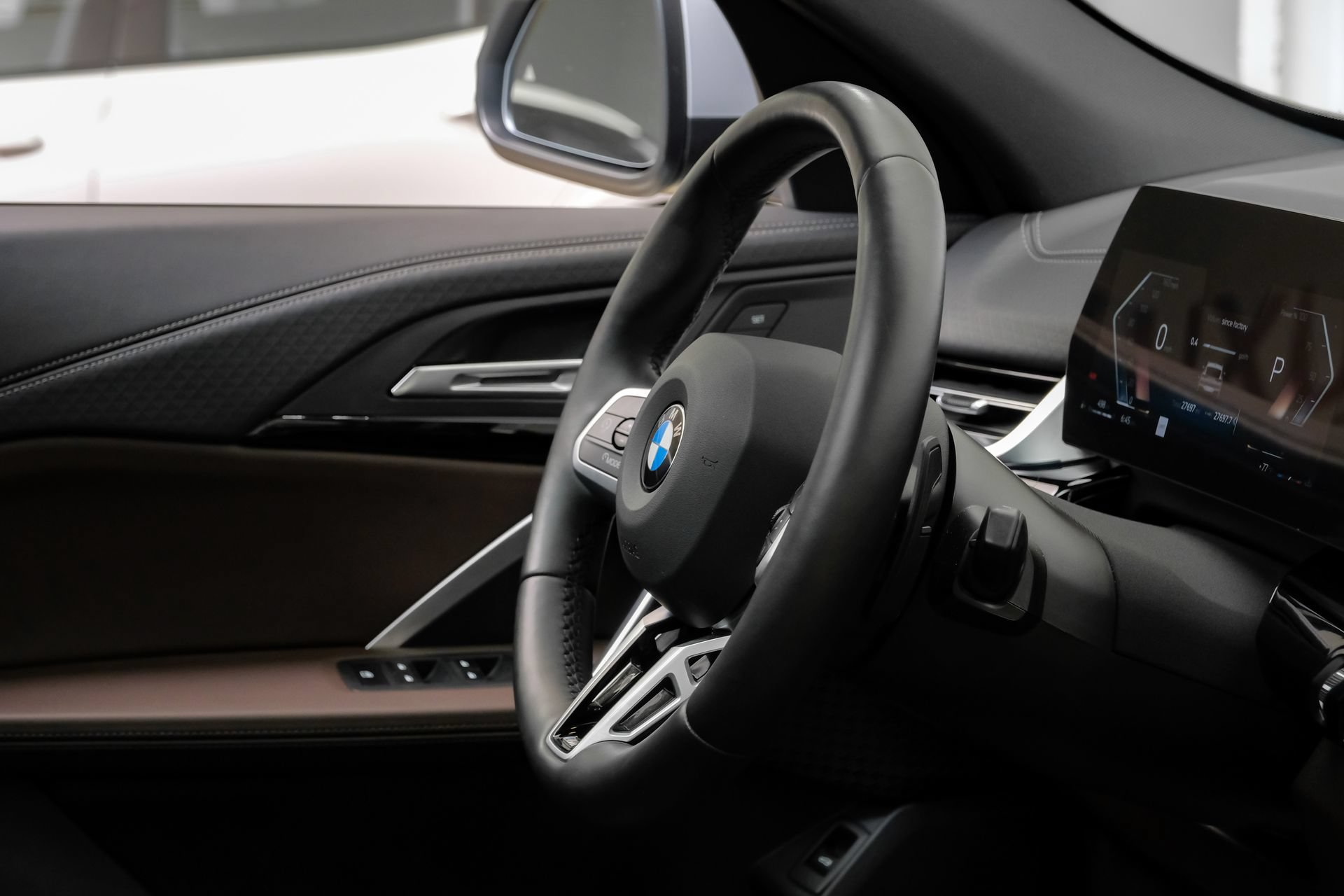 Used 2025 BMW X2 xDrive28i AWD/4WD image 18