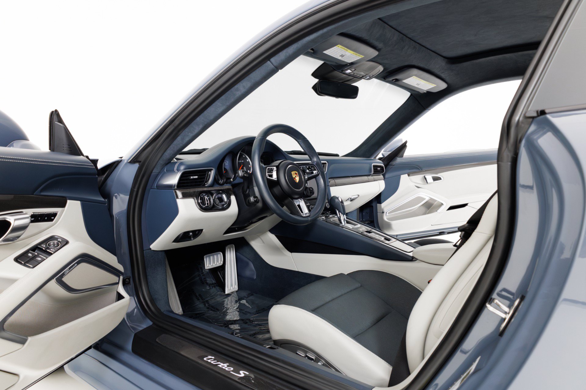 Used 2017 Porsche 911 Turbo S AWD/4WD image 14