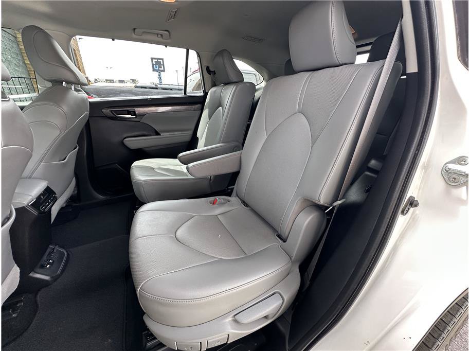 Used 2020 Toyota Highlander Limited AWD/4WD image 16