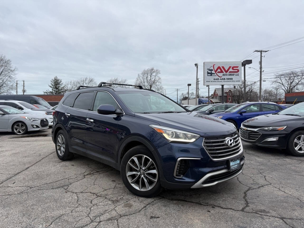 Used 2017 Hyundai Santa Fe SE image 1