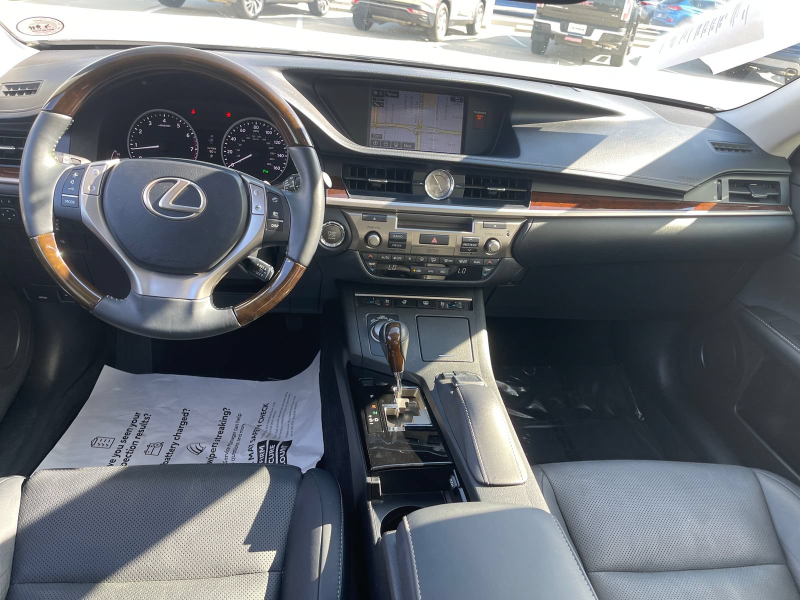 Used 2015 Lexus ES 350 w/ Ultra Luxury Package FWD image 17