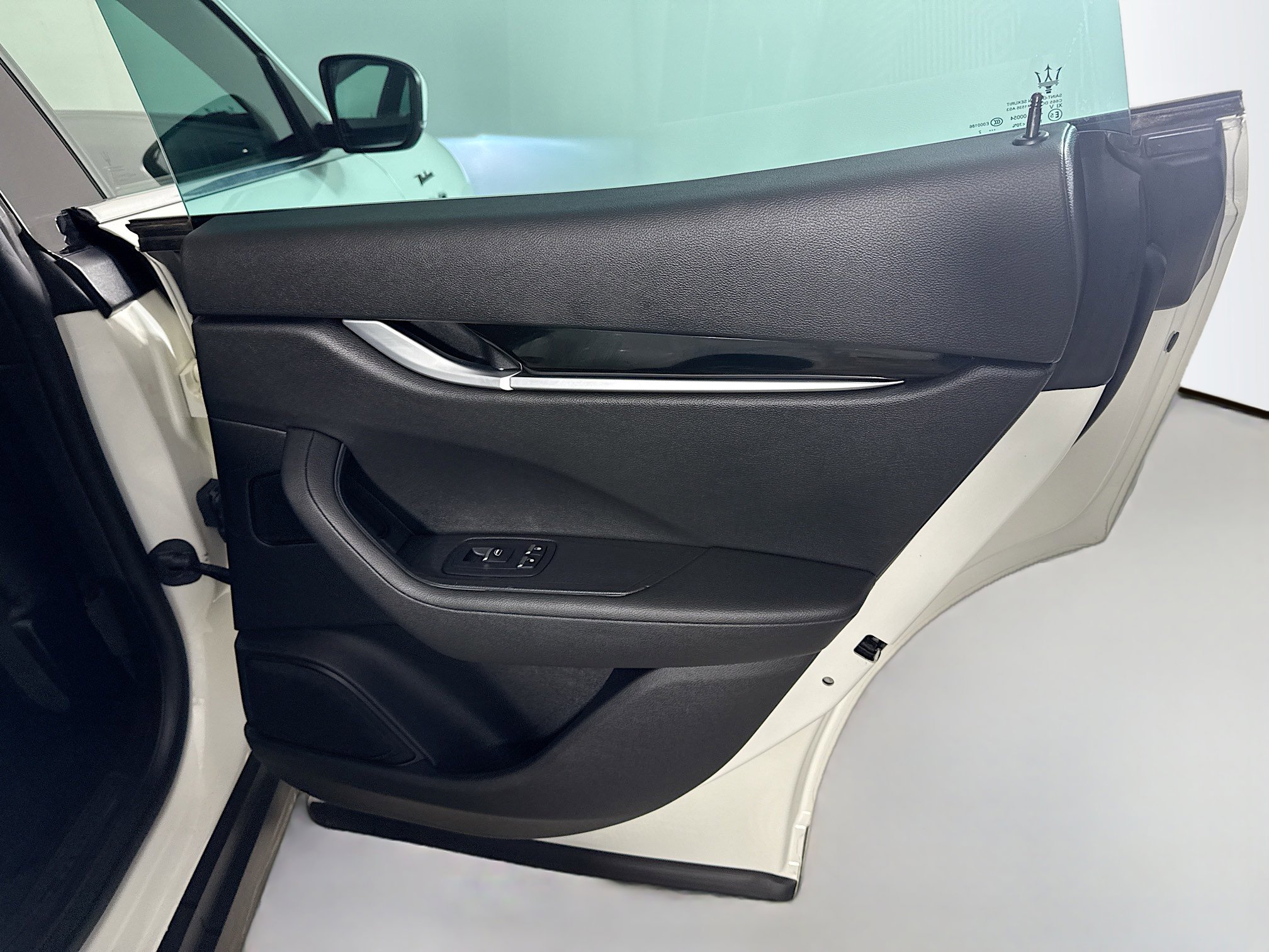 Used 2023 Maserati Levante Modena image 28