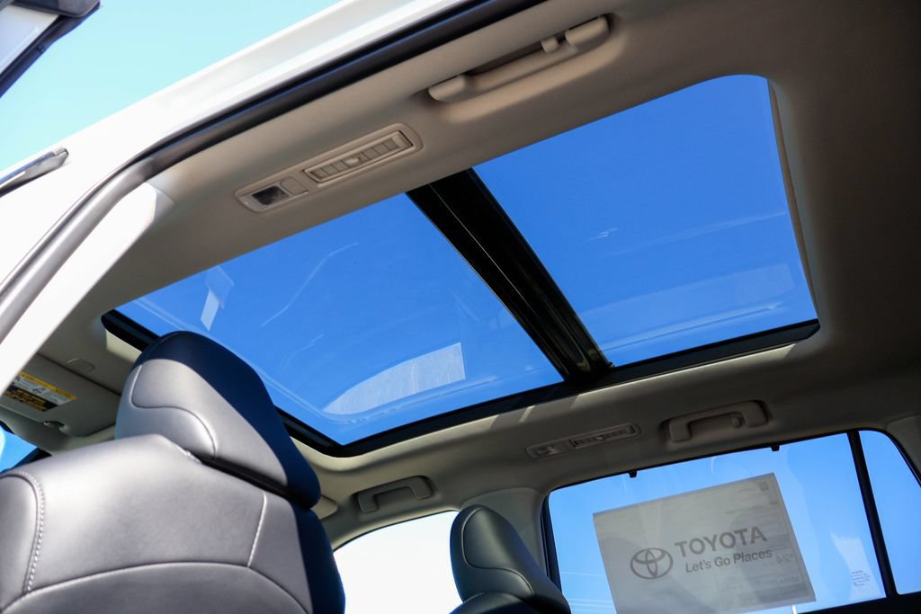 New 2026 Toyota Highlander Platinum AWD/4WD image 10