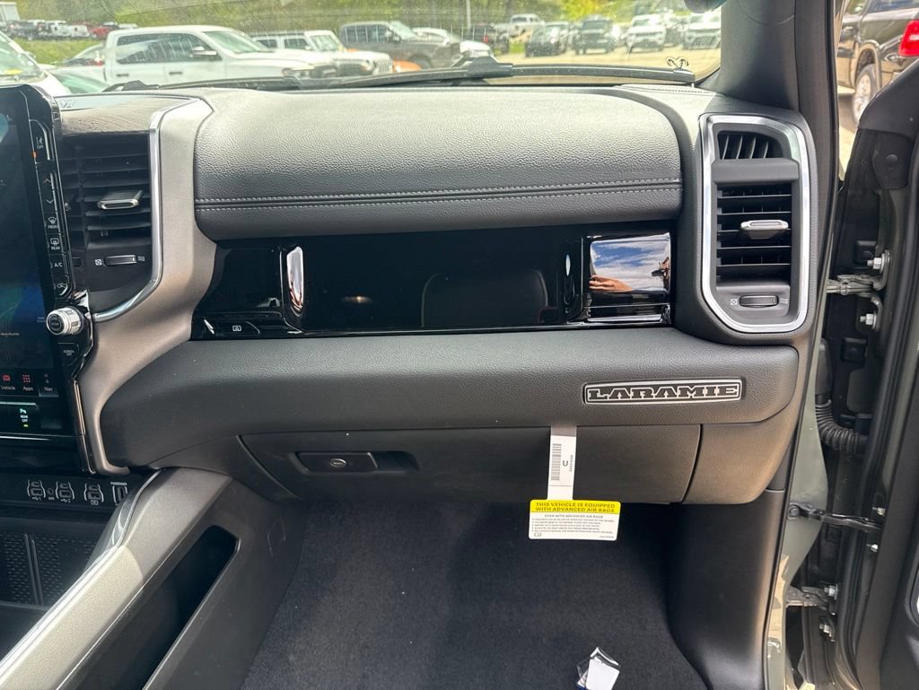 New 2026 RAM 1500 Laramie AWD/4WD image 29