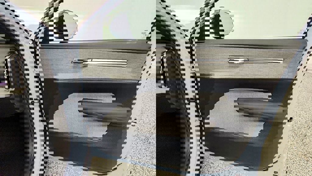 Used 2025 Volvo EX30 Ultra image 27