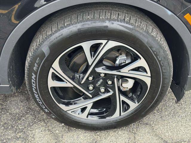 Used 2024 Lincoln Nautilus Premier w/ Equipment Group 102A image 9