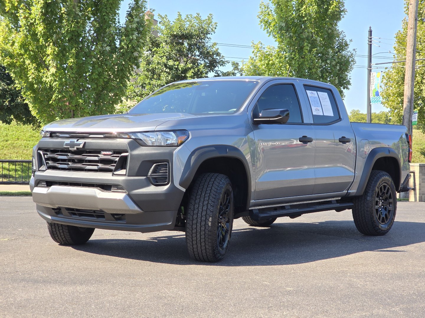 Used 2023 Chevrolet Colorado Trail Boss w/ Technology Package AWD/4WD image 24