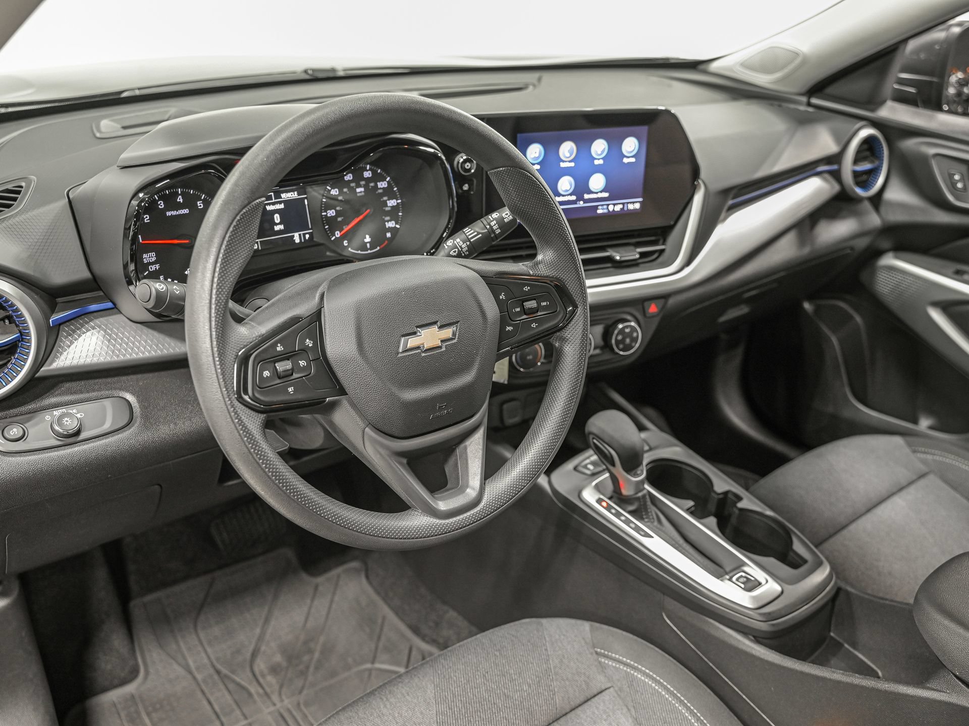 Used 2025 Chevrolet Trax LS FWD image 15
