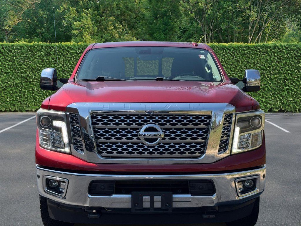 Used 2017 Nissan Titan SL image 9