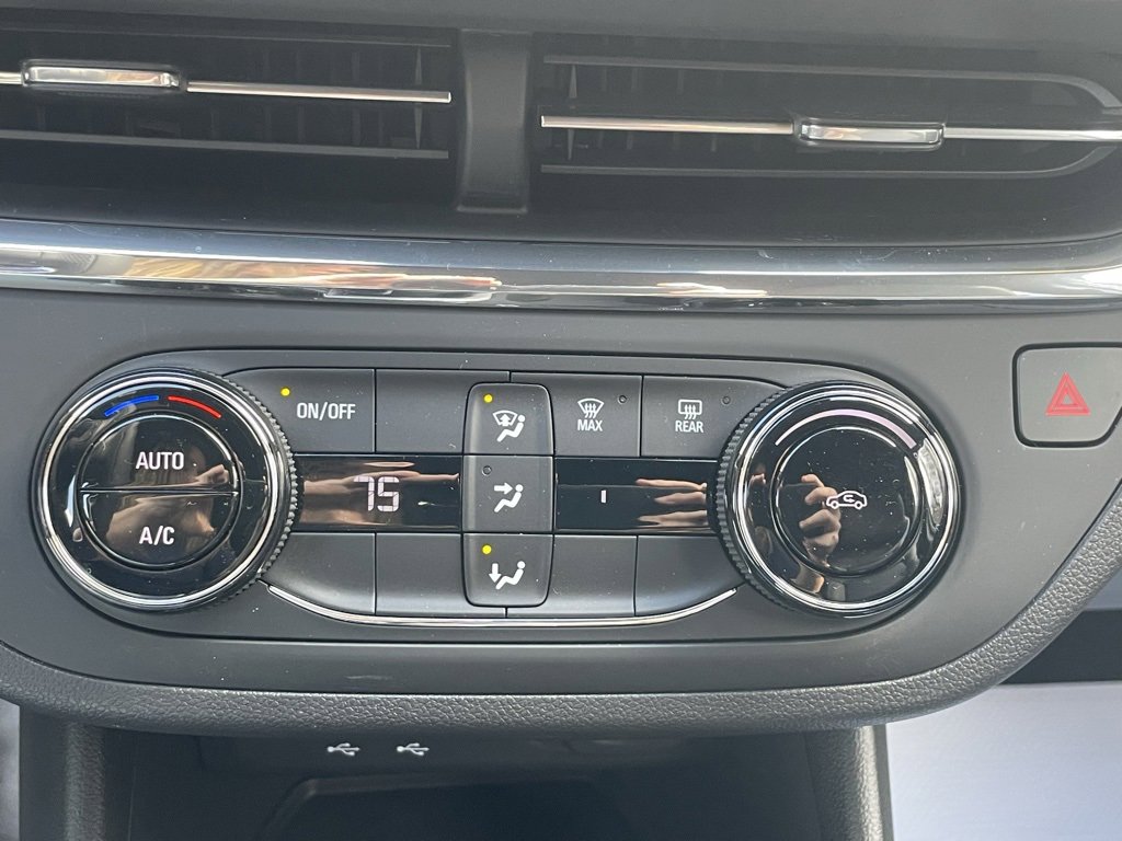 Used 2025 Buick Envista Preferred image 34