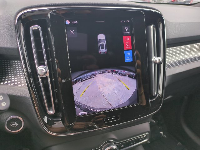 Certified 2023 Volvo XC40 B5 Plus w/ Protection Package Premier AWD/4WD image 22