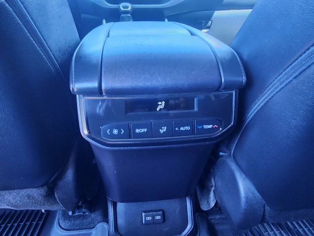 Used 2025 Toyota Highlander XLE image 22