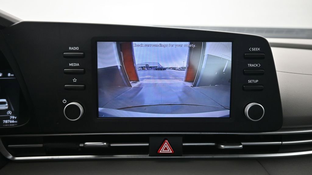 Used 2021 Hyundai Elantra SE FWD image 30