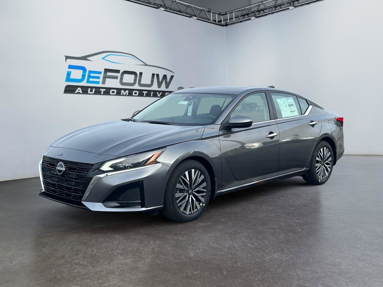 Used 2024 Nissan Altima 2.5 SV w/ SV Premium Package image 7