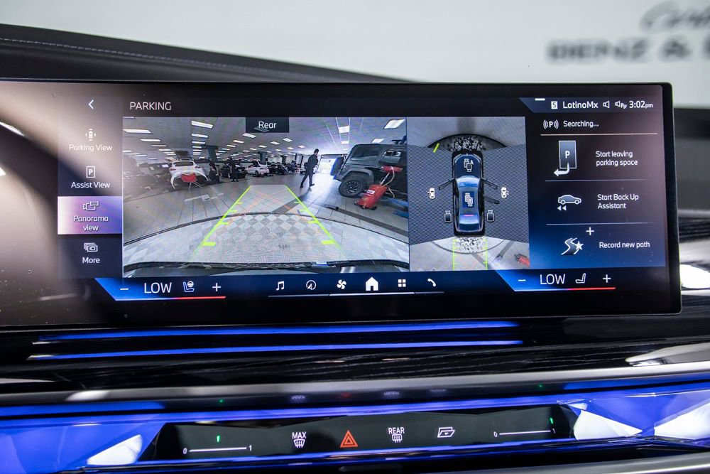 Used 2023 BMW 740i RWD image 32