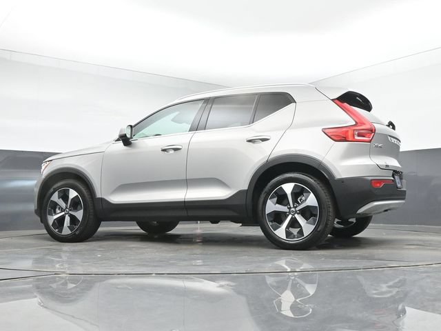 Used 2025 Volvo XC40 B5 Plus AWD/4WD image 39