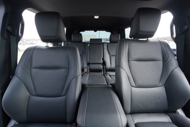 Used 2025 Toyota Land Cruiser w/ Premium Package image 35