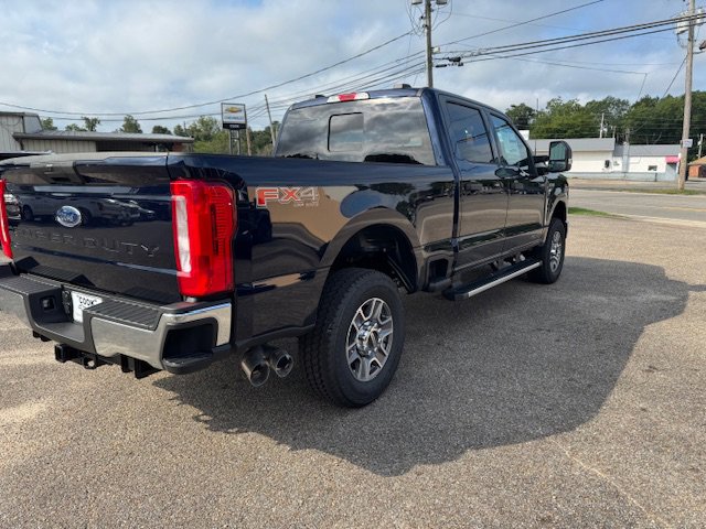 New 2025 Ford F250 4x4 Crew Cab Super Duty image 6