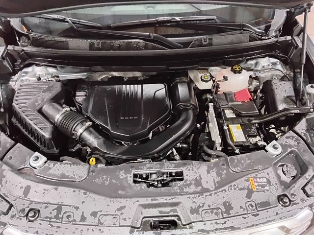 Used 2025 GMC Acadia Denali w/ Super Cruise Package image 9