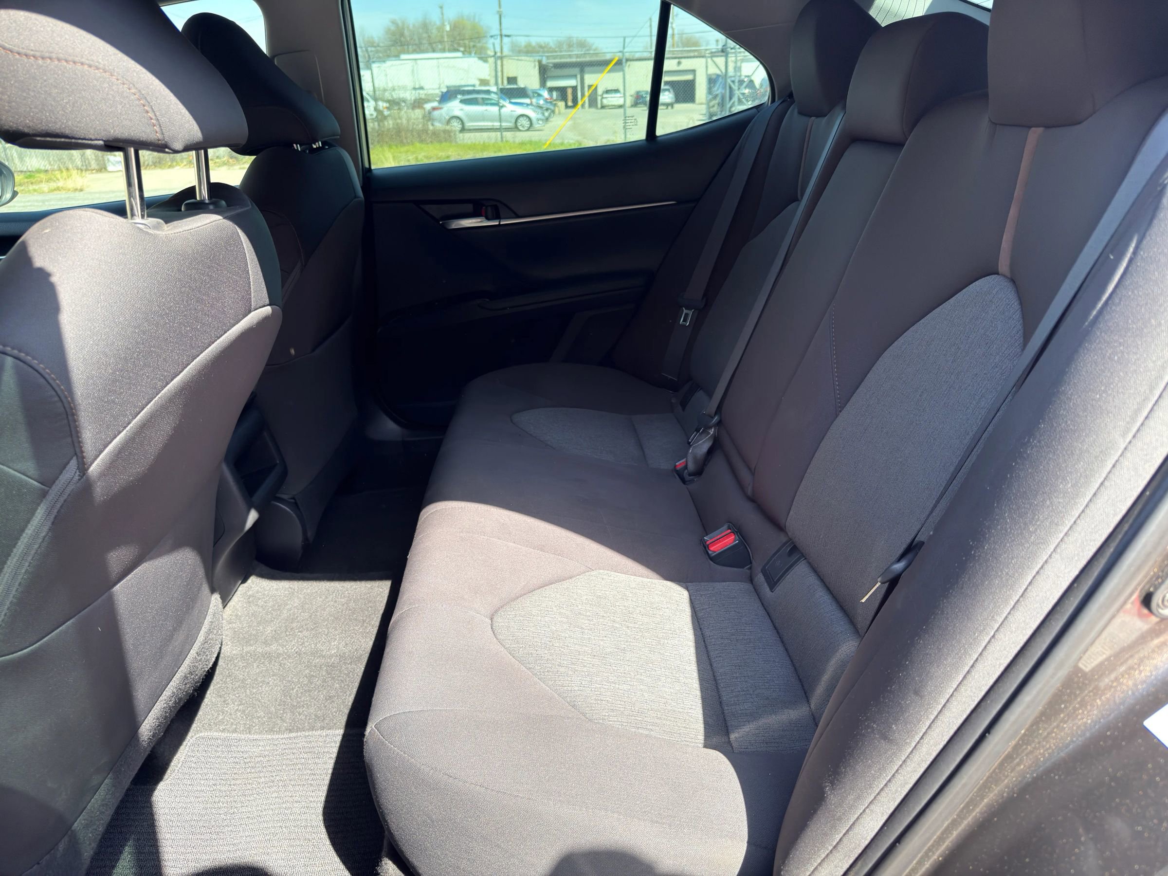 Used 2018 Toyota Camry LE image 12