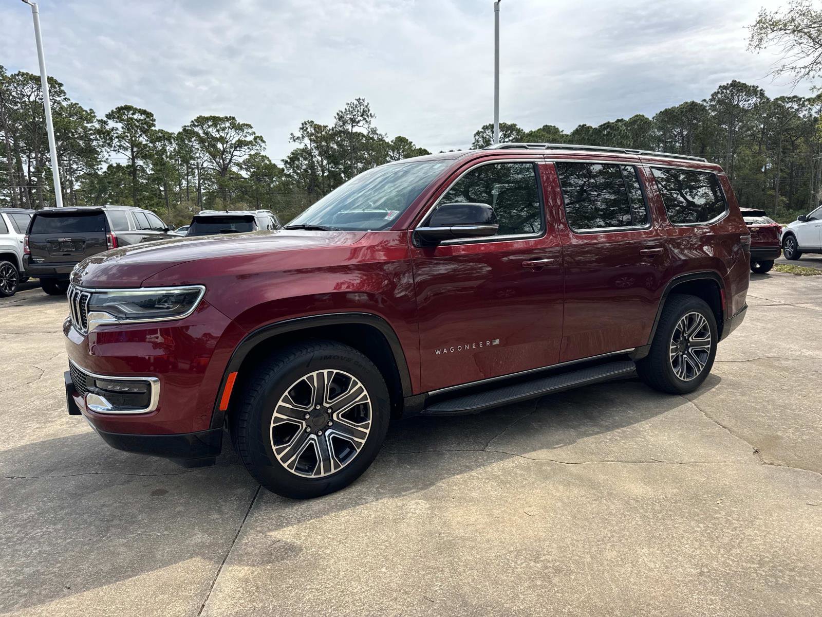 Certified 2024 Jeep Wagoneer Series II w/ Flexible Seating Group RWD image 7