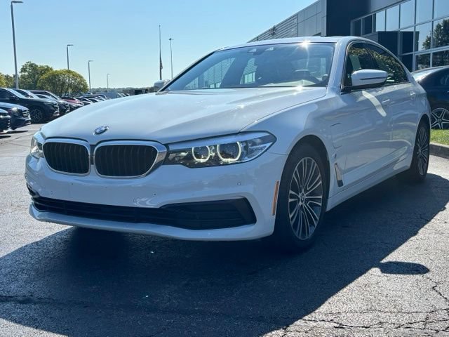 Used 2019 BMW 530e xDrive AWD/4WD image 4