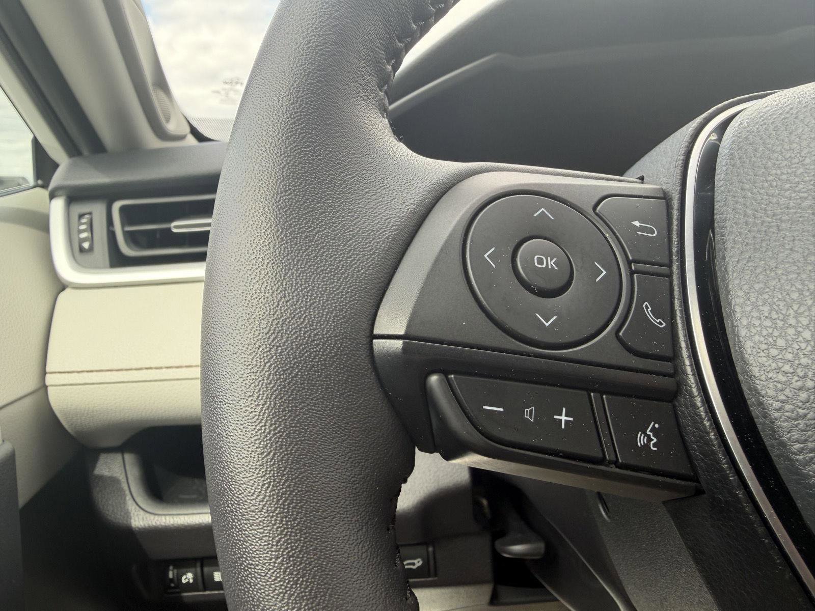 Used 2025 Toyota RAV4 XLE Premium image 24