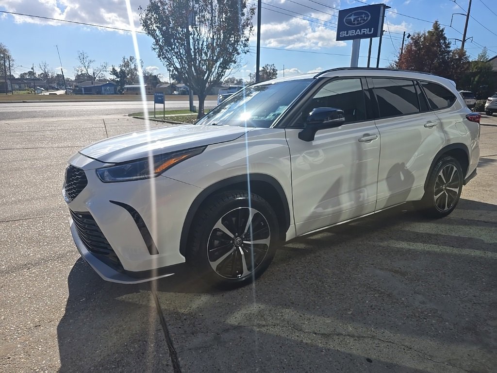 Used 2021 Toyota Highlander XSE image 4