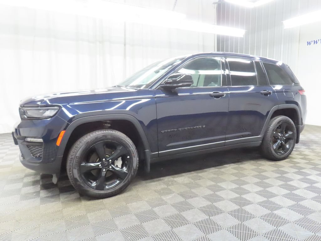 Used 2025 Jeep Grand Cherokee Limited w/ Luxury Tech Group II AWD/4WD image 7