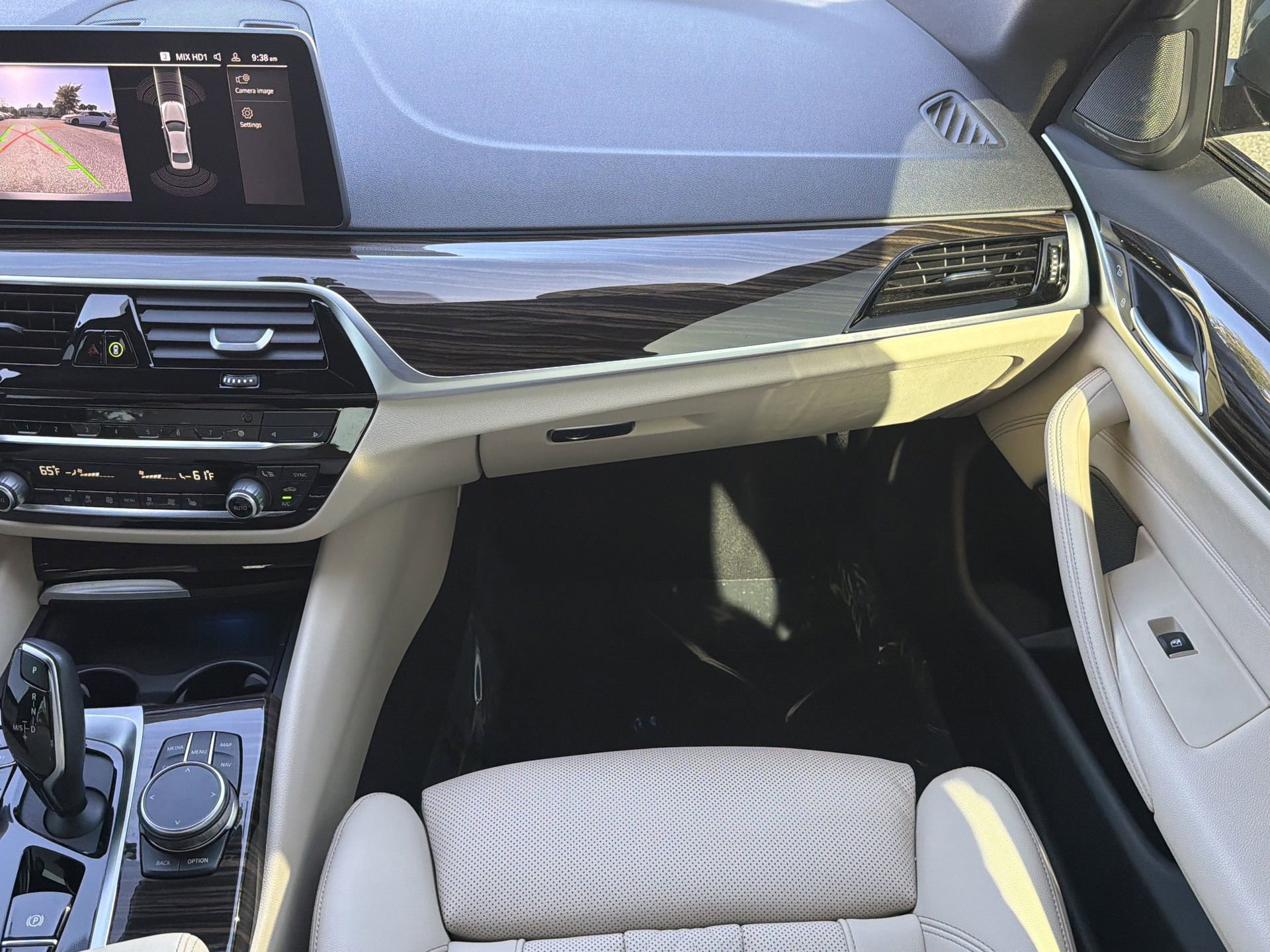 Certified 2023 BMW 530e xDrive w/ Premium Package image 13