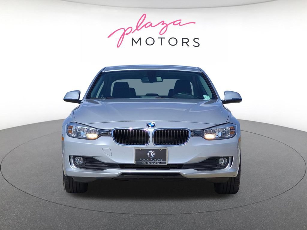 Used 2015 BMW 320i xDrive Sedan AWD/4WD image 2