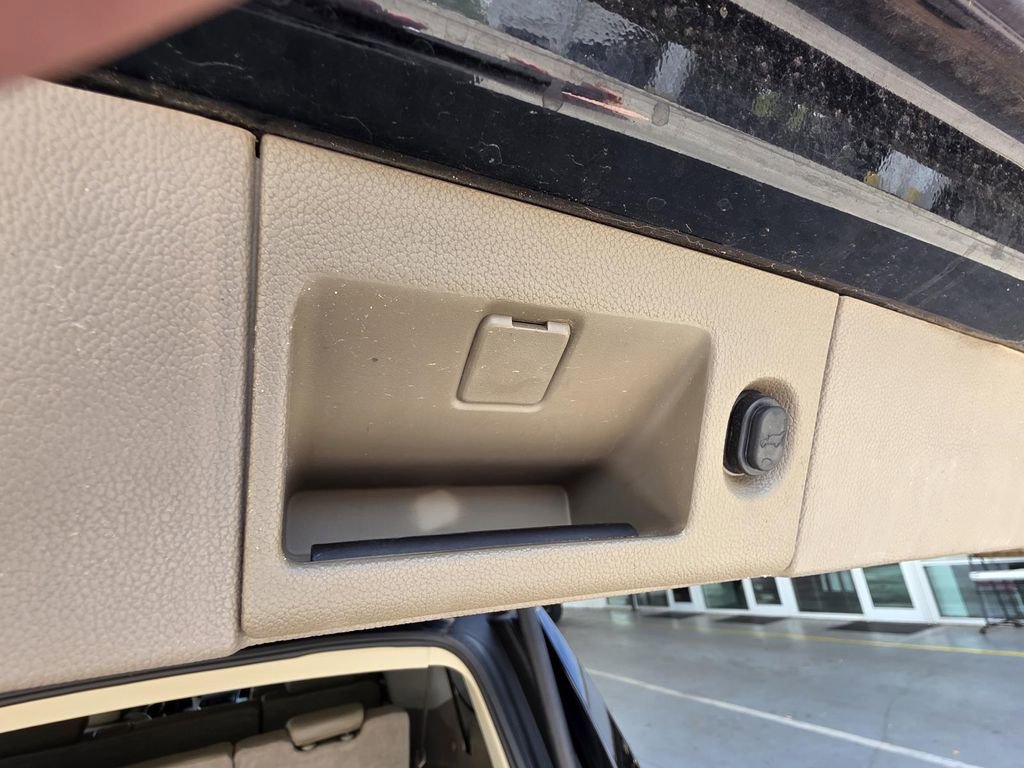 Used 2019 Chevrolet Suburban LT RWD image 14