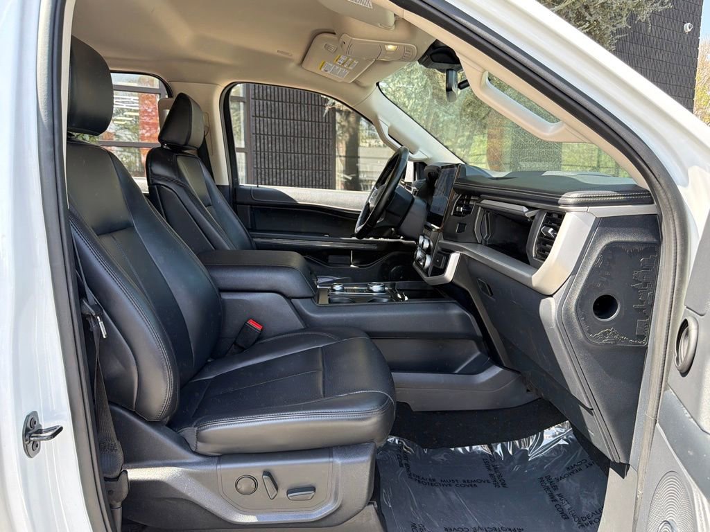Used 2024 Ford Expedition XLT image 34