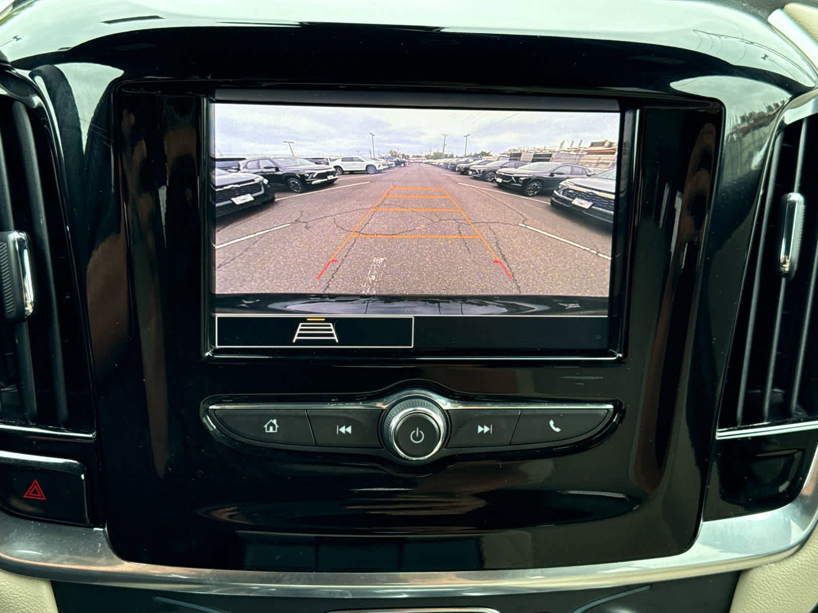 Used 2023 Chevrolet Traverse LS image 20