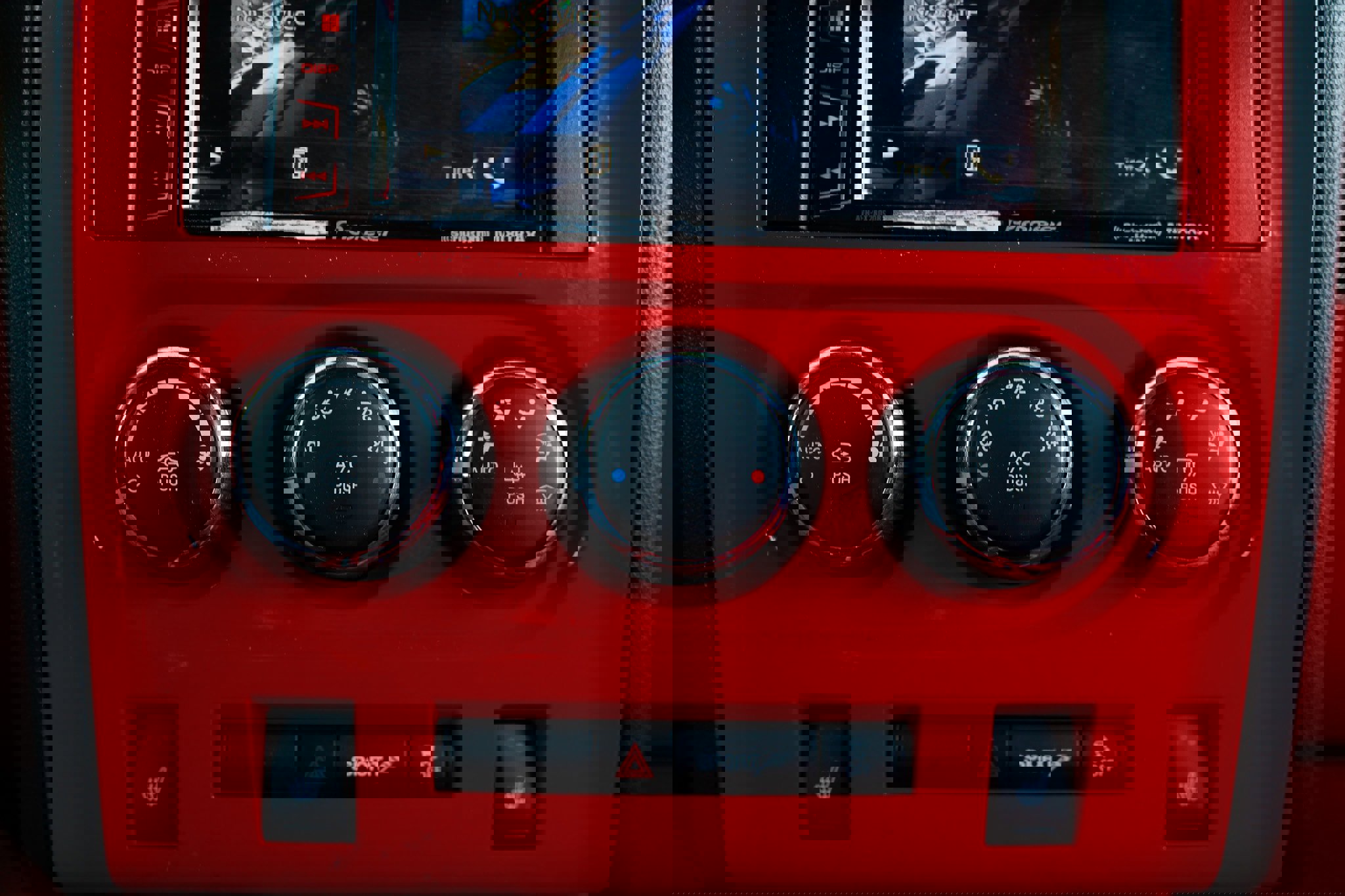 Used 2014 Dodge Challenger R/T image 31